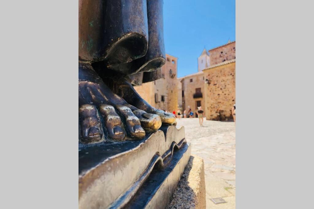 El Escondite De La Muralla Caces 外观 照片