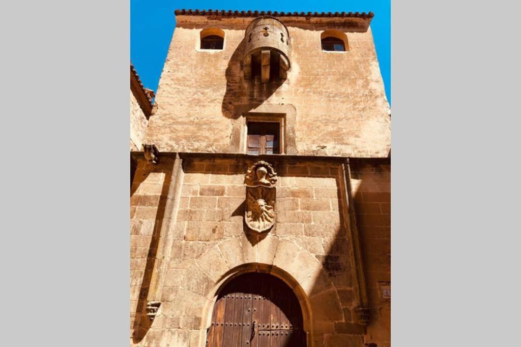 El Escondite De La Muralla Caces 外观 照片