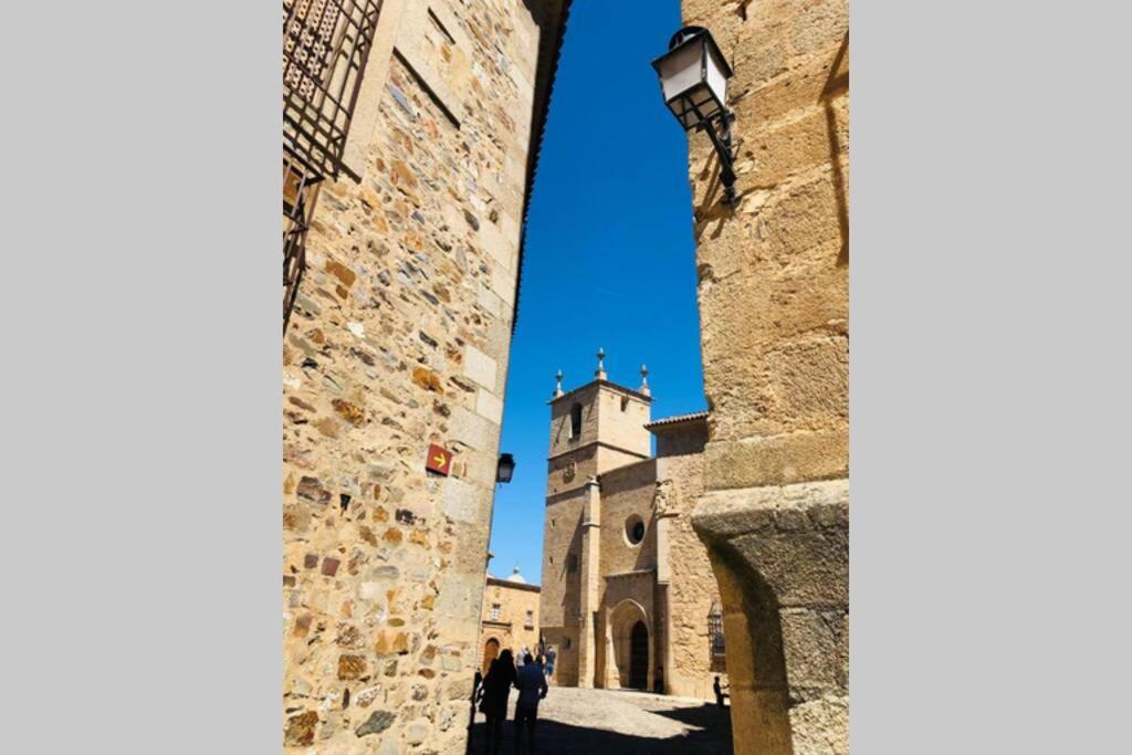 El Escondite De La Muralla Caces 外观 照片